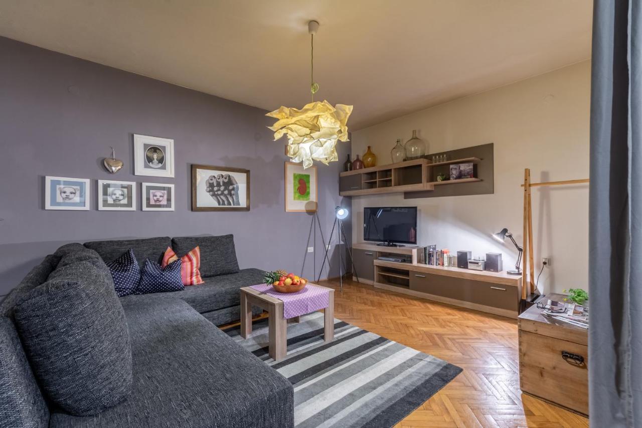 Apartment Lota With Heated Pool On Top Location Supetar Extérieur photo