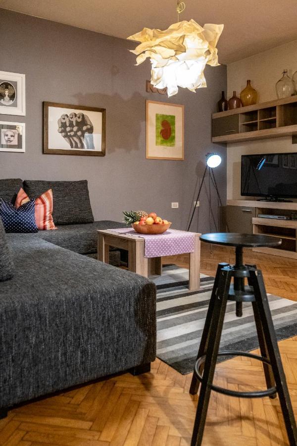 Apartment Lota With Heated Pool On Top Location Supetar Extérieur photo