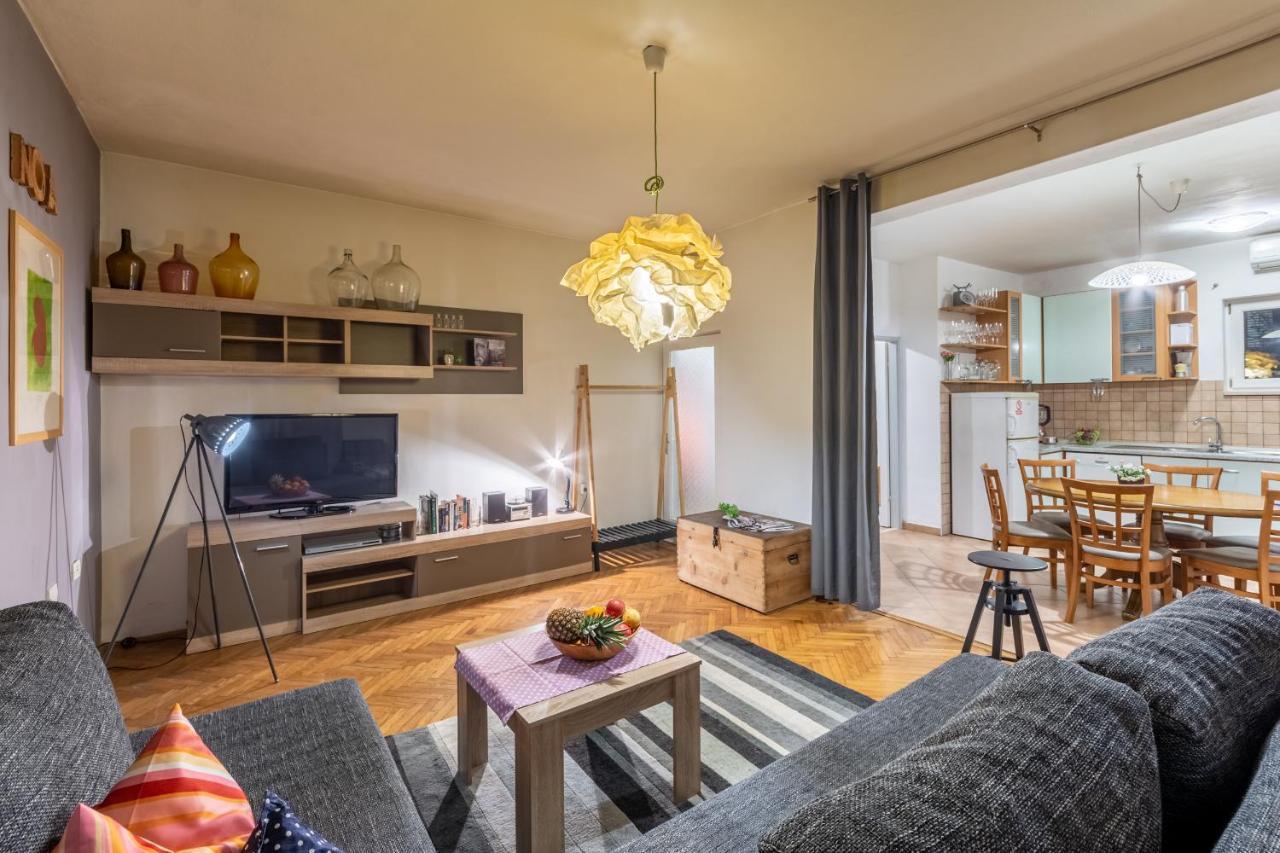 Apartment Lota With Heated Pool On Top Location Supetar Extérieur photo